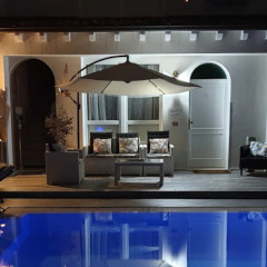 Foto notturna del residence